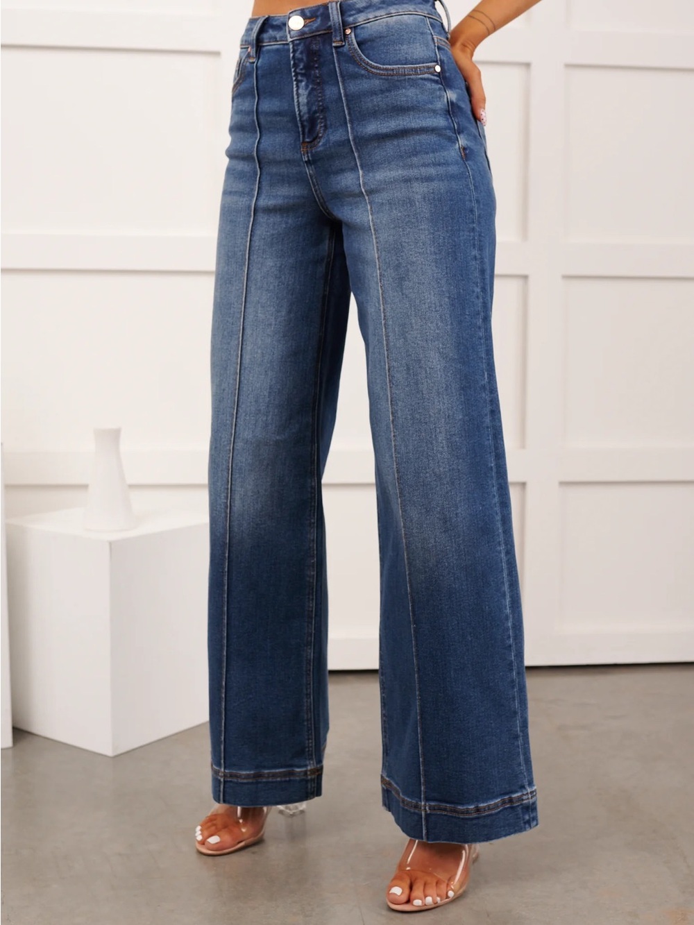 Risen Wide Leg Jeans